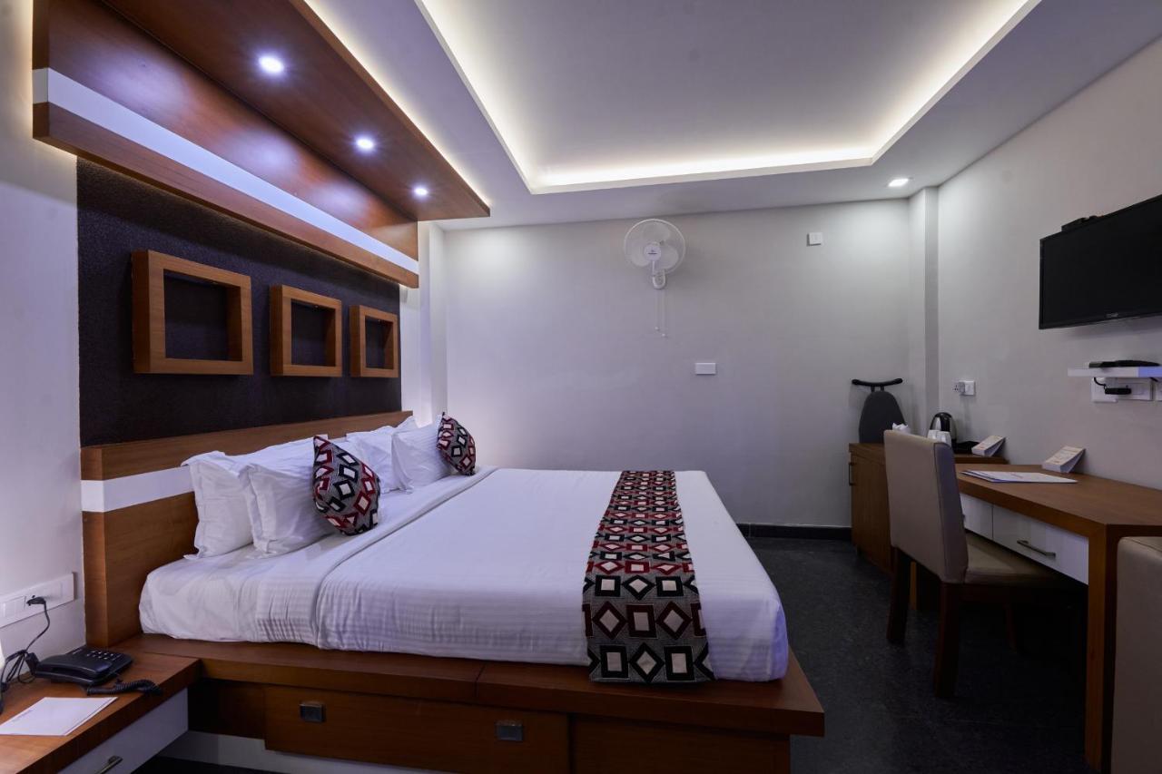 Готель Vidya Residency Thrissur Екстер'єр фото