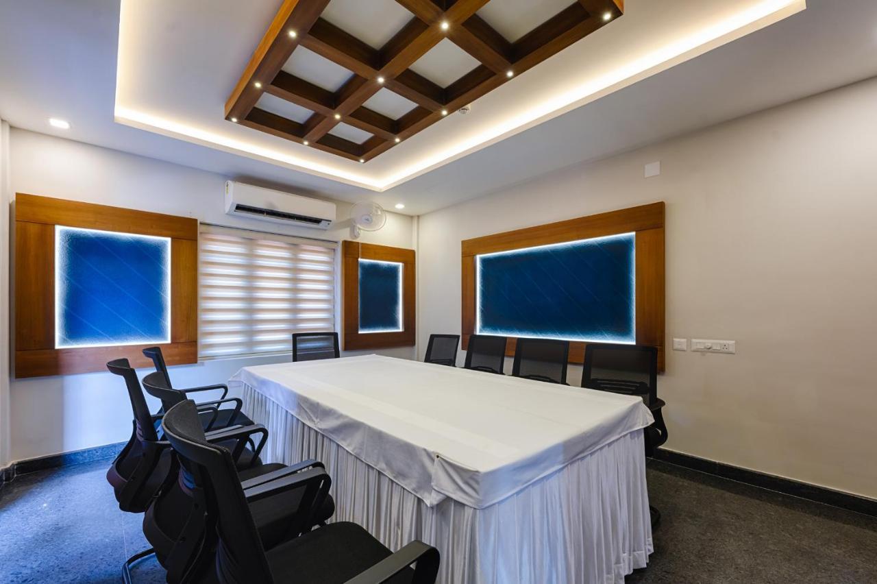 Готель Vidya Residency Thrissur Екстер'єр фото