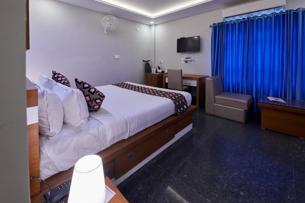 Готель Vidya Residency Thrissur Екстер'єр фото