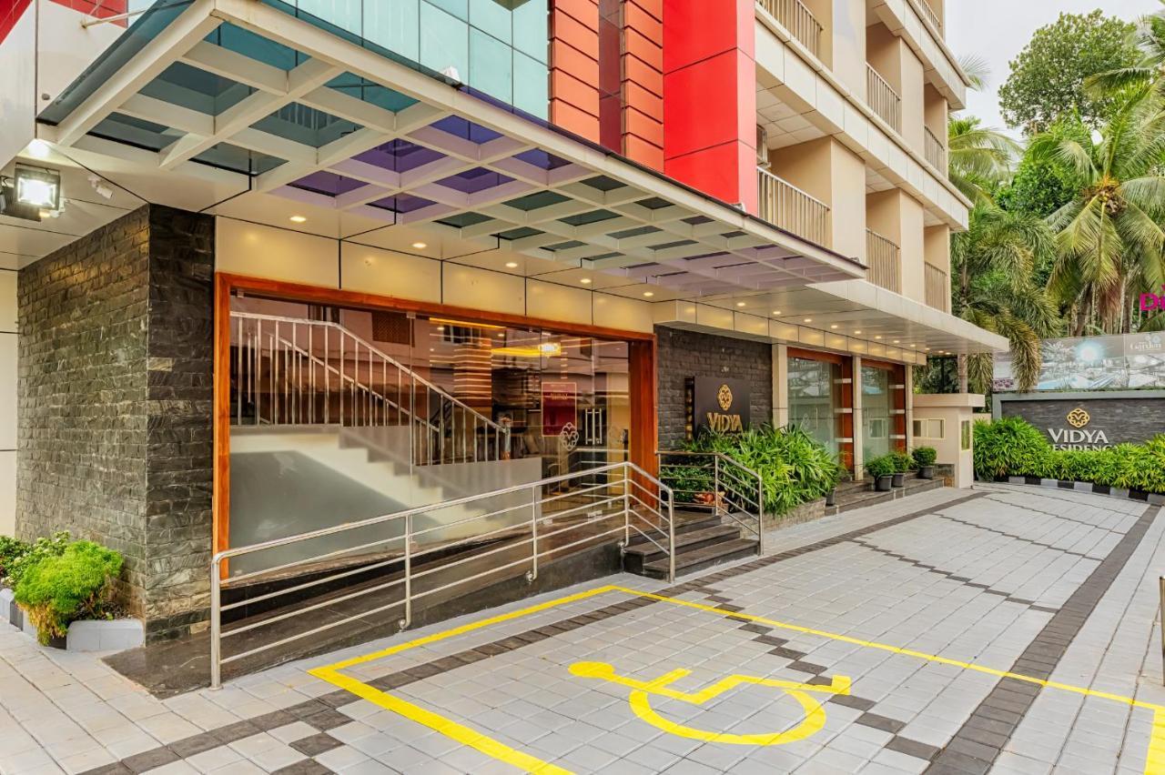 Готель Vidya Residency Thrissur Екстер'єр фото